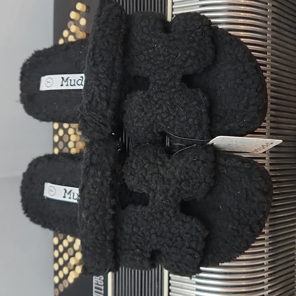 NWT - MUDD BLACK FUZZY TEDDY BEAR SLIP ON SANDALS SZ 7